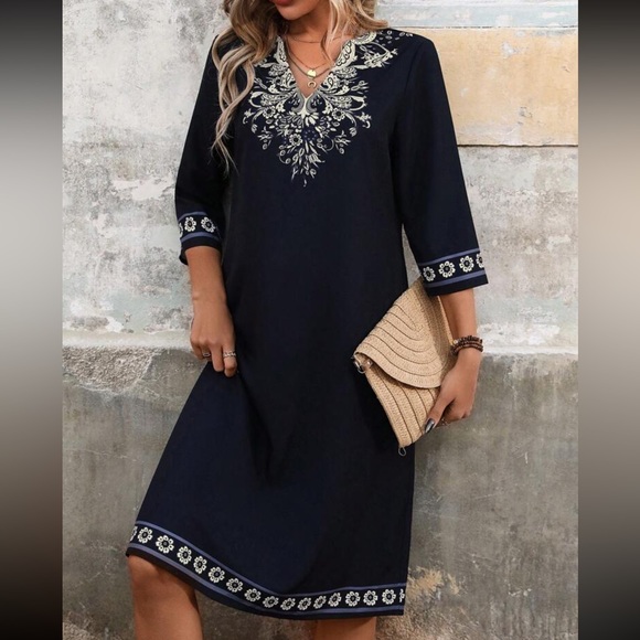 Dresses & Skirts - Boho floral print notched neck dress